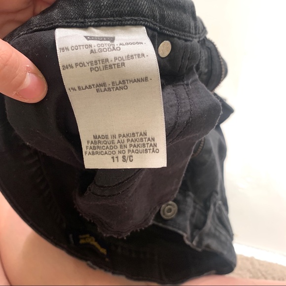 Levi’s Black Super slow Shorts - Picture 5 of 8